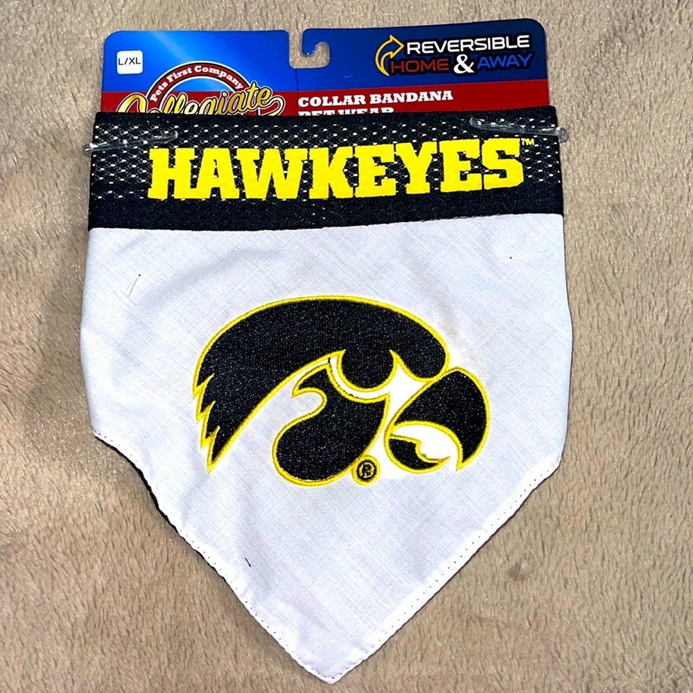 New pet Hawkeyes reversible bandana